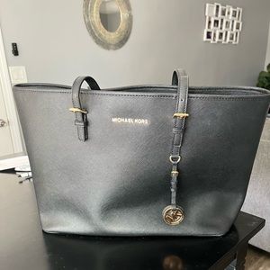 Michael Kors Large Jet Set Tote Black